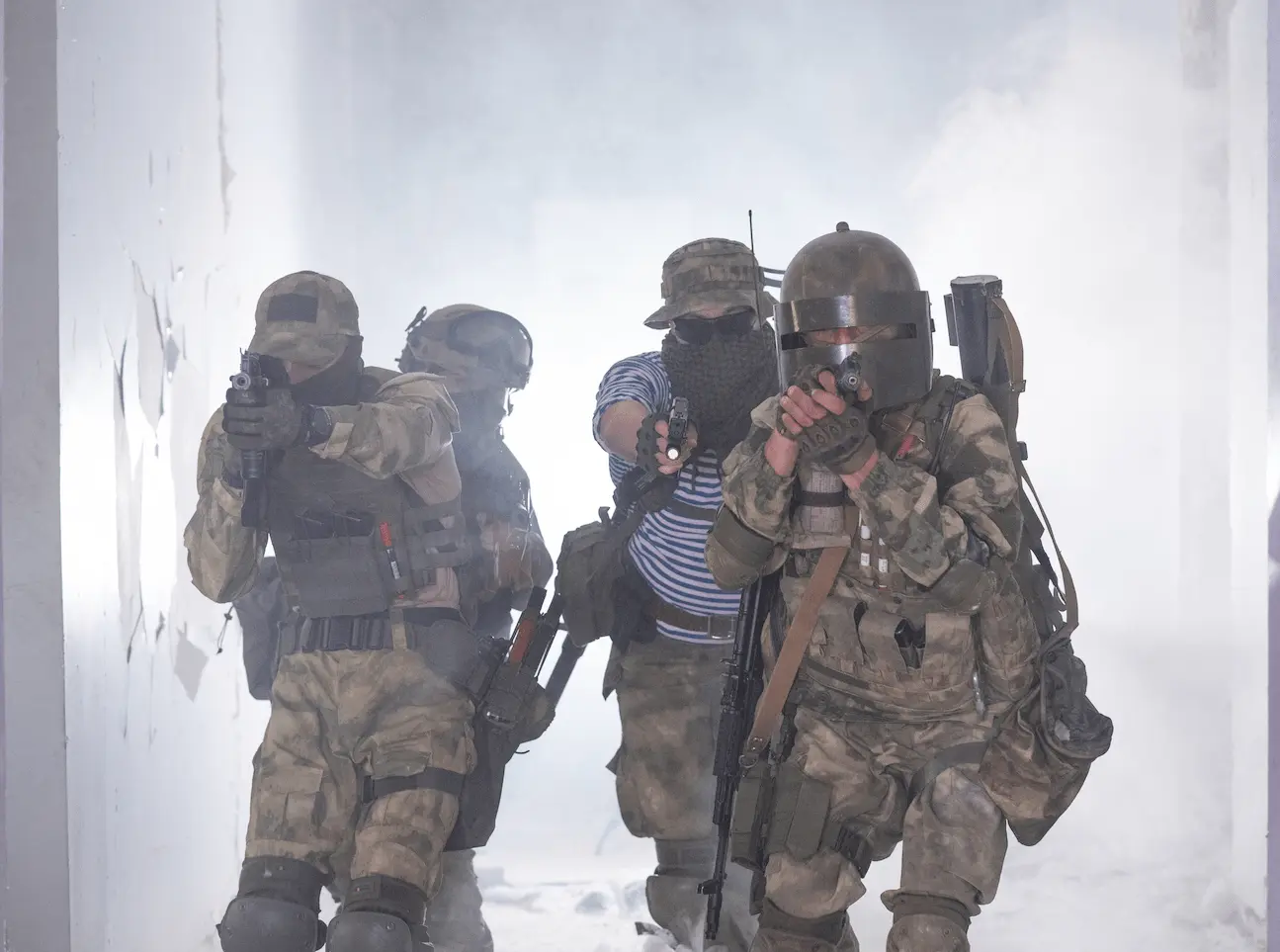 Joueur de airsoft en action